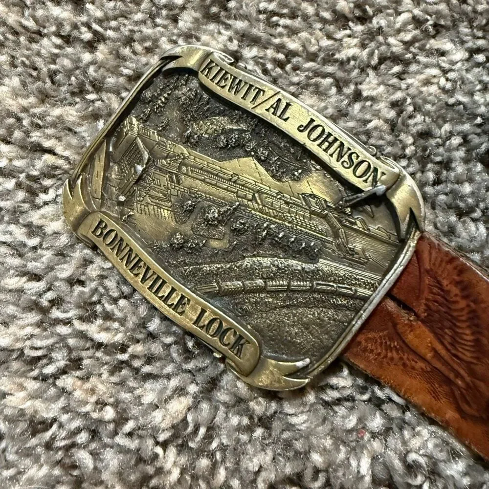 Vintage Western Lock Buckle Brown Embossed Belt Leather 35-40” Hunting Bonnevill